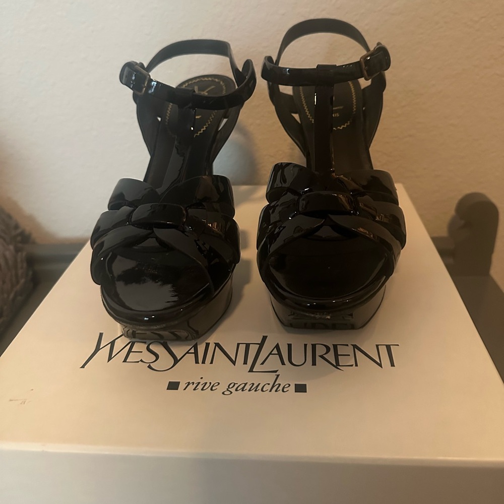 YSL Saint Laurent Black Patent Tribute Platform Sandals Size 38 Worn 2-3x